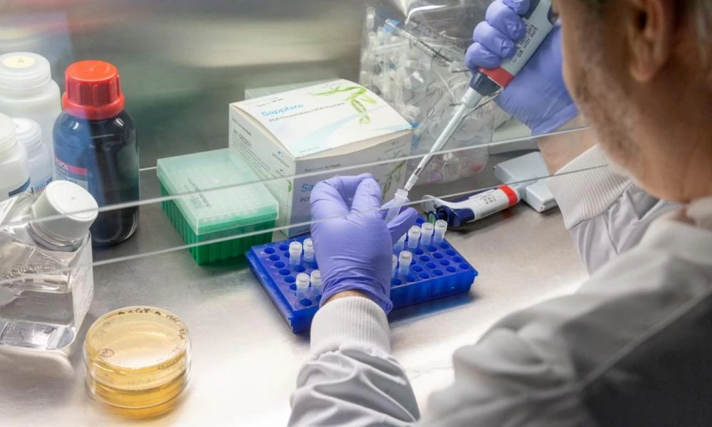 Πάνω από 90% η αποτελεσματικότητα του εμβολίου Pfizer-BioNTech για τον κορονοϊό
